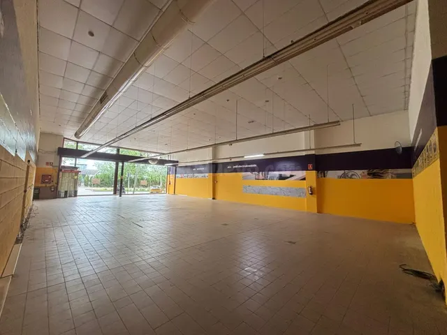 Local comercial de 540â¯m2 en el centro de Caldes de Montbu - foto 2