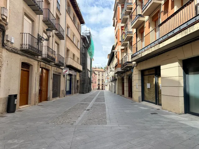 Local Comercial en C/ Ramiro I 18 - Jaca - foto 3