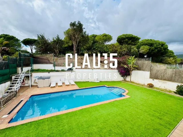 Casa en venta exclusiva en pleno centro de Canet de Mar con  - foto 5