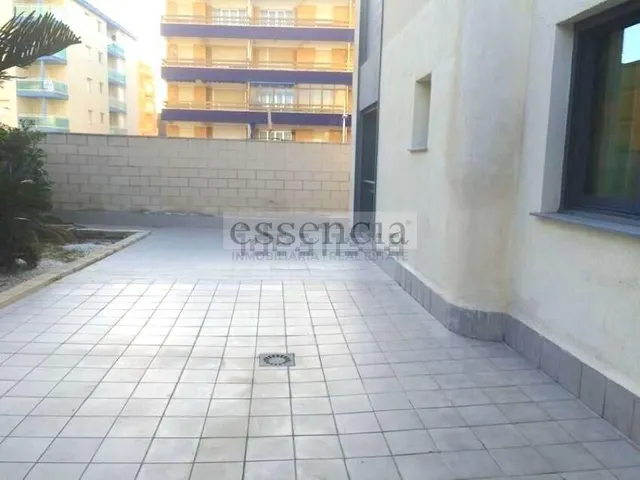 APARTAMENTO EN 1ERA. LINEA CON 110 M2 TERRAZA  EN  PLANTA BAJA . GARAJE, PISCINA COMUNITARIA Y TENIS — 18