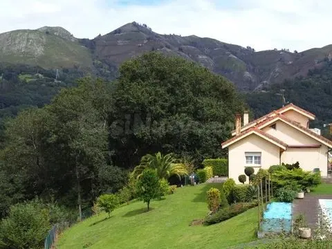 Casa con terreno y piscina en Caxidi, Parres - foto 4