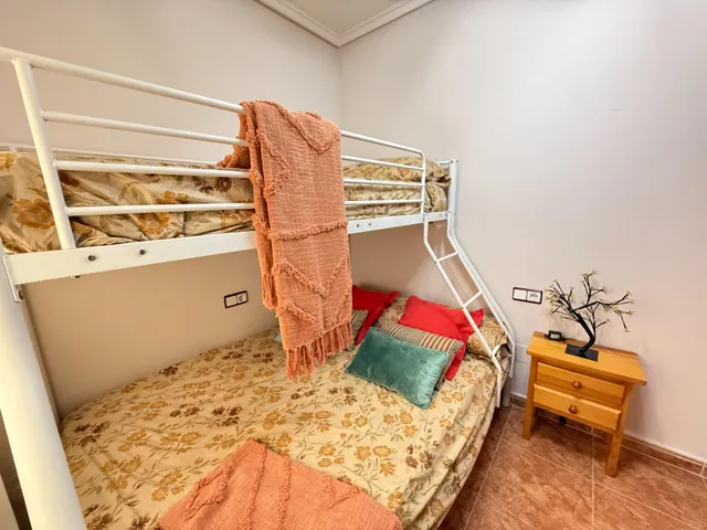 Apartamento de 2 dormitorios con orientación sur y garaje a 650 metros de playa del cura!!!!! — 26