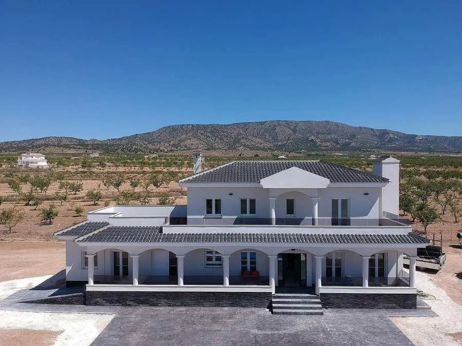 VILLAS DE OBRA NUEVA EN PINOSO