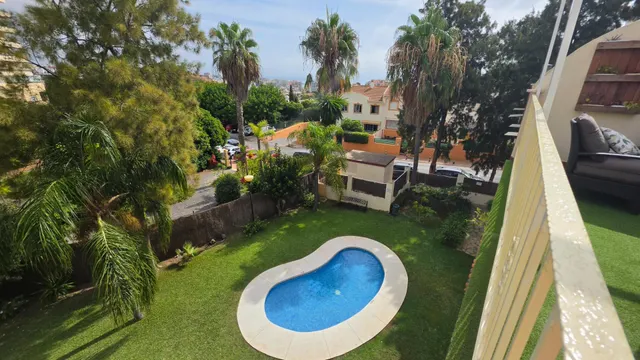 Ático dúplex de 4 dormitorios en alquiler de larga temporada en Torrequebrada — 24