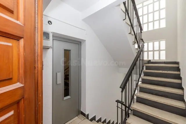 Piso para reformar junto a Plaza Einstein – 3 dormitorios y vistas despejadas — 4