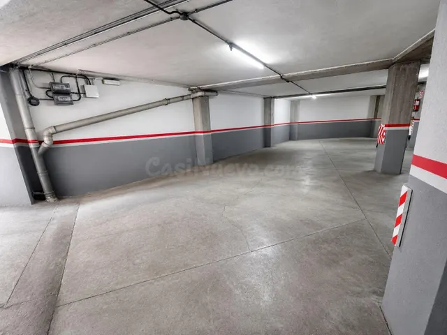 Venta de 2 plazas de parking juntas en Calle Gaudí, 41 – Man - foto 2