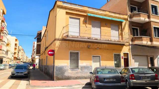 SOLAR EN VENTA DE ESQUINA, TODO EXTERIOR, 165 M2, POSIBILIDA