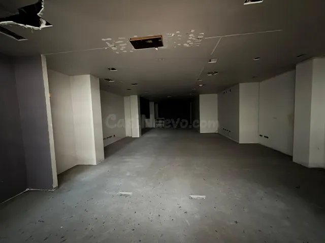 Amplio Local Comercial de 236 m2 en una de las Principales C - foto 2