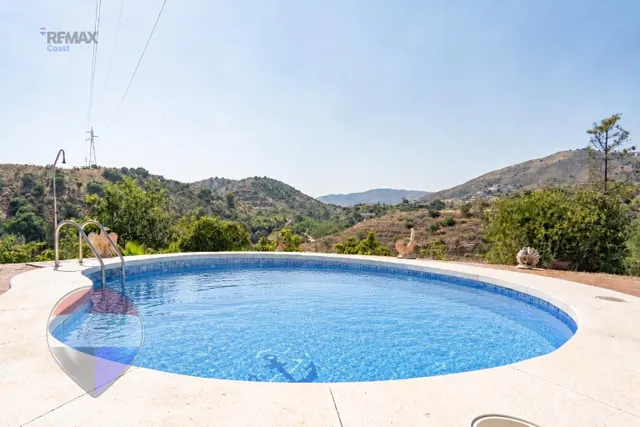 Casa rústica con piscina en Los Cortijos, Rincón de la Victo - foto 5