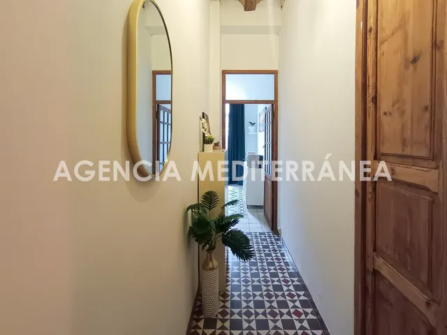 Piso en Alquiler Temporal en Ruzafa con reforma que respeta la arquitectura tradicional de la zona y con mucha luz — 13