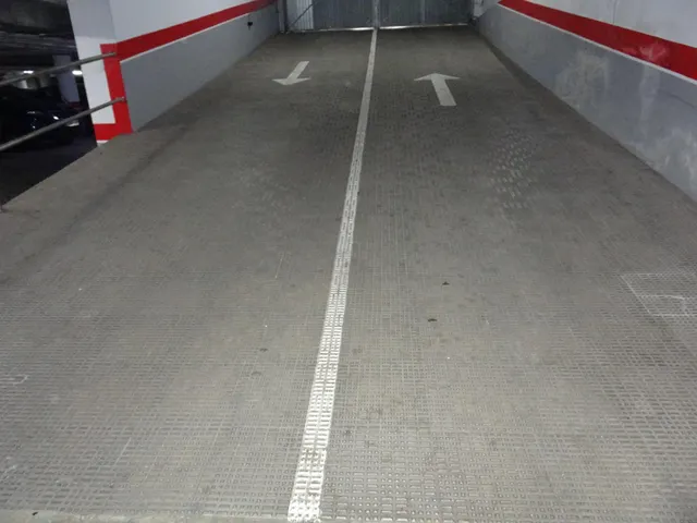 PLAZA DE GARAJE EN LUIS CALANDRE — 9