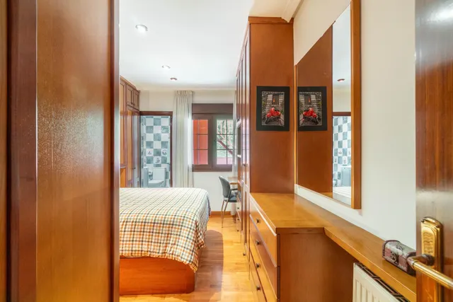 Casas, nave y fincas en venta en Caborana (aller) — 30