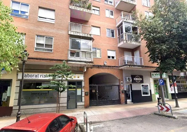 SE VENDE piso OKUPA en C Colon 3 de Cáceres - foto 4
