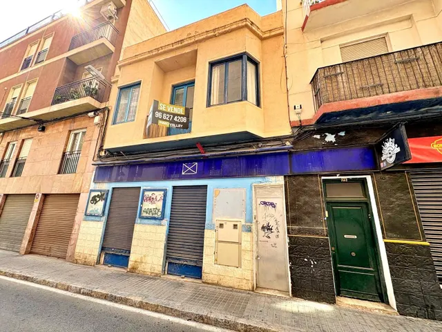 SE VENDE CASA  A POCOS METROS DEL PUENTE DE LA VIRGEN — 15
