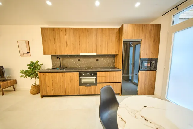 Estudio en venta en Avenida de Madrid — 7