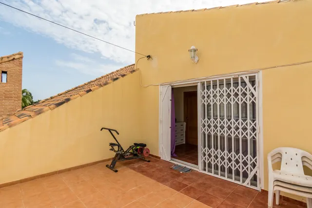 Chalet independiente a la venta en Playa Flamenca — 48
