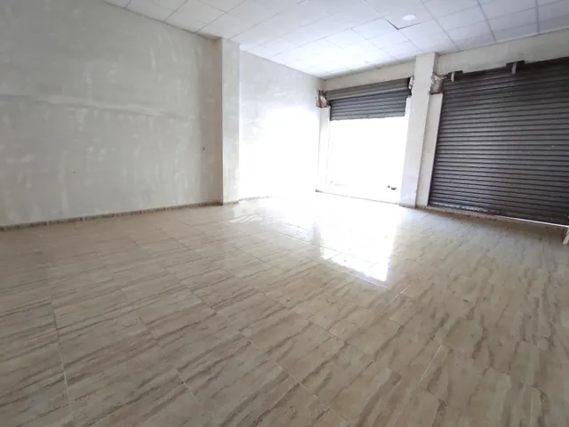 SE VENDE O ALQUILA CON OPCIÓN COMPRA LOCAL COMERCIAL CON AMPLIA TERRAZA EN ASPE. — 5