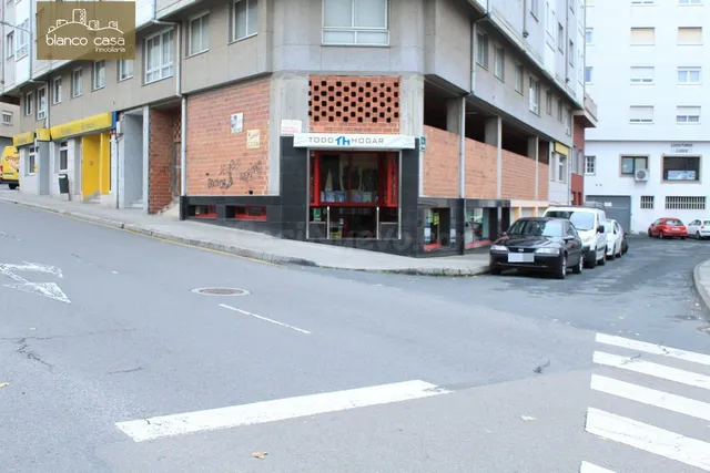Bajo haciendo esquina zona San Martiño