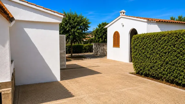 Terreno urbano con vistas a la montaña en Palmanyola – con edificaciones y piscina — 8