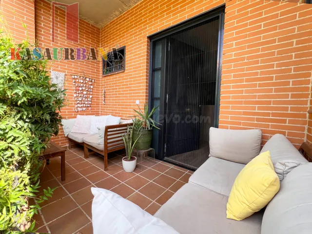 KASAURBANA ofrece en VENTA CHALET de diseño con piscina sali - foto 3