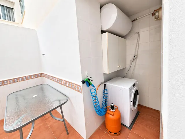 PLANTA BAJA - 2 DORMITORIOS - 2 BAÑOS - 87M2 - PATIO — 24