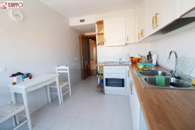Piso con Piscina, Parking y 2 Balcones — listo para entrar a - foto 2
