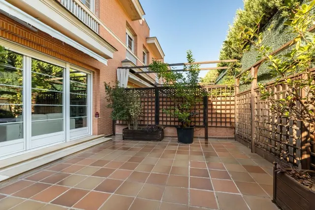 Chalet Adosado en Pozuelo De Alarcón — 7