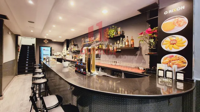 LOCAL COMERCIAL CON LICENCIA DE CAFETERÍA EN O COUTO — 2
