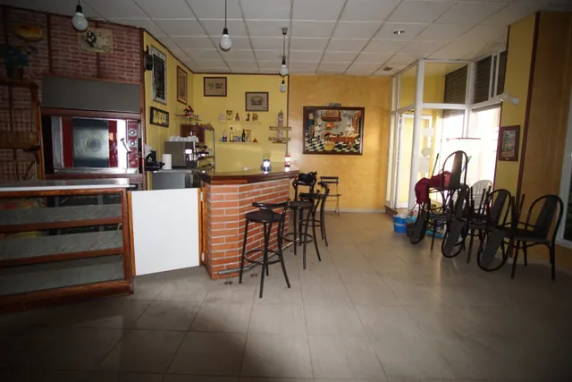 EN VENTA LOCAL COMERCIAL EN LA LLAGOSTA!! — 11
