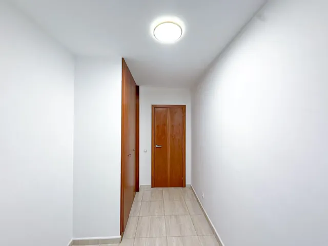 Piso de 2 dormitorios con ascensor en Figueres — 31