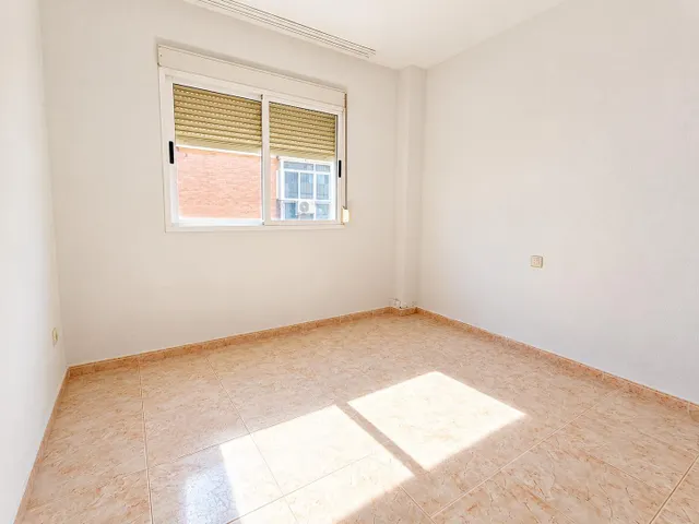 ¡vive Granada desde una ubicación privilegiada! piso de 3 dormitorios con magníficas vistas a la alhambra — 12