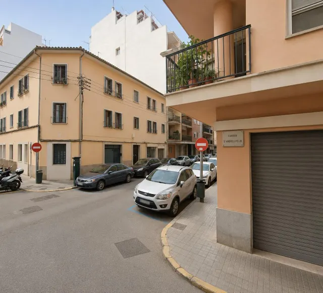Aparcamiento en Bons Aires, Palma — 3