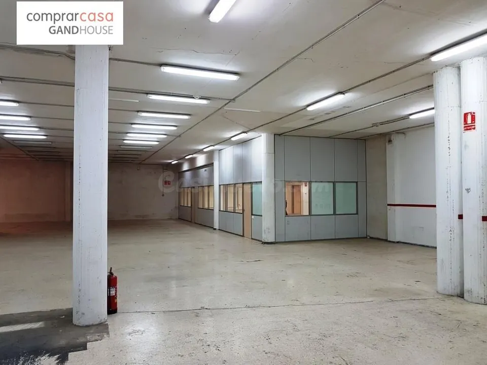 Fantástico Local en Esplugues de Llobregat