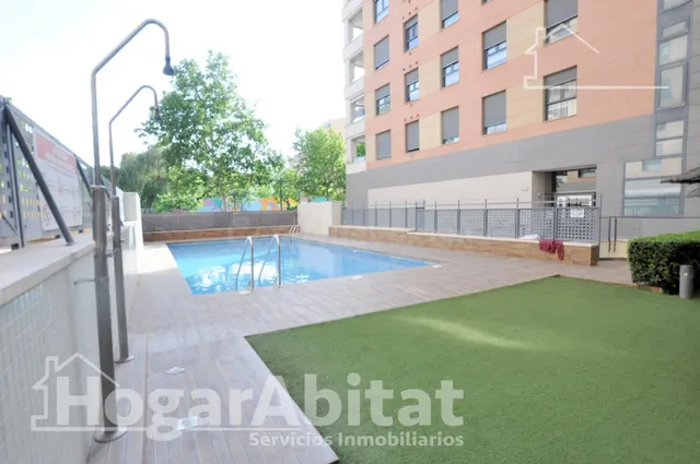 MAGNÍFICO PISO CON PISCINA, GARAJE Y TERRAZA EN BENIMACLET. — 2