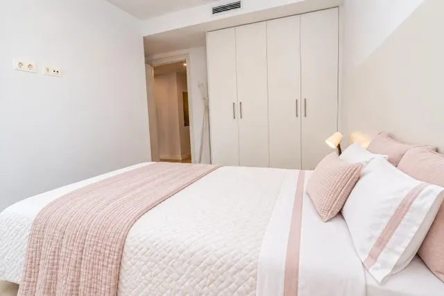 VIVIENDA OBRA NUEVA ACABADA JUNTO PLAZA DE LA VILA — 7
