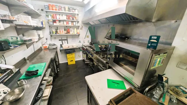 Negocio a pleno rendimiento en el casco antiguo de Cáceres — 30