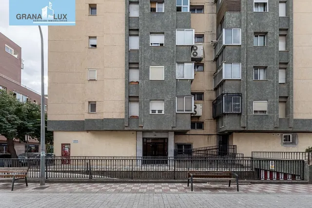 Piso reformado junto a estadio de la juventud — 30