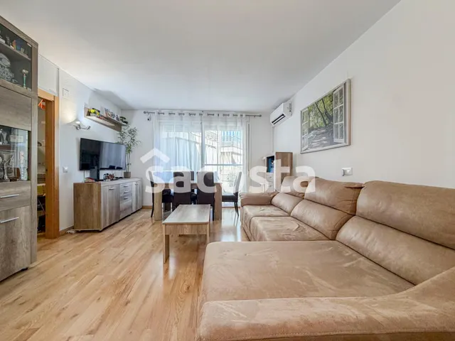 Acogedor piso en Blanes – Els Pavos, con terraza, ascensor y