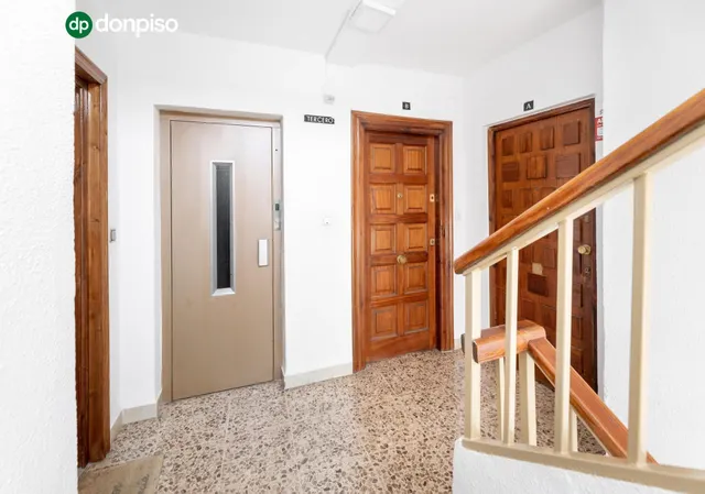 En Venta Piso de 4 dormitorios con ascensor, ideal para reformar a tu gusto. — 21