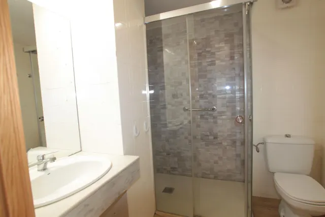 Piso en alquiler junto al Palacio de Congresos, 4 dormitorios, 2 baños — 16