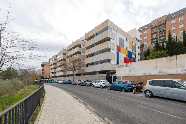 Piso en Serrallo, calle Aconcagua. Vivienda del 2007, situada en 2ª planta, con vistas despejadas — 2