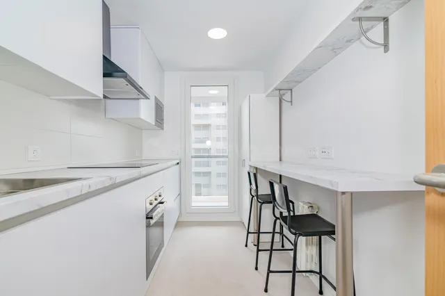 OPORTUNIDAD EN VENTA DE PISO VPO DE 3 DORMITORIOS EN BARRIO ALBAYDA CON PLAZA DE GARAGE Y TRASTERO — 5