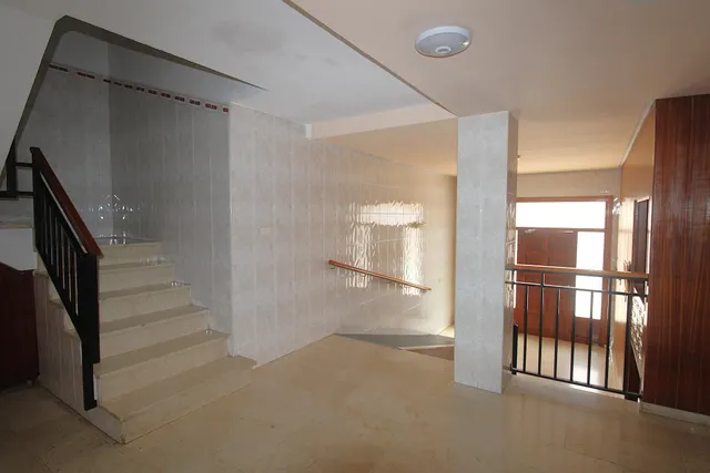 Piso de tres dormitorios con ascensor. — 41