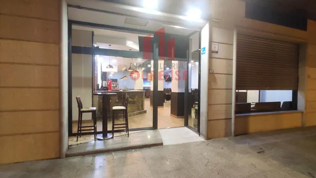 RESTAURANTE LISTO PARA COMENZAR LA ACTIVIDAD EN LA ZONA UNIVERSITARIA. — 32