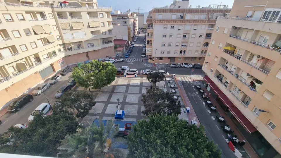 ÁTICO DE 2 DORMITORIOS A 700 METROS DEL MAR - ZONA PLAZA DEL CALVARIO, TORREVIEJA -