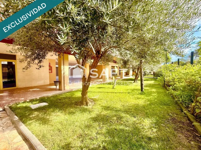 Se vende piso en primera línea con piscina — 29