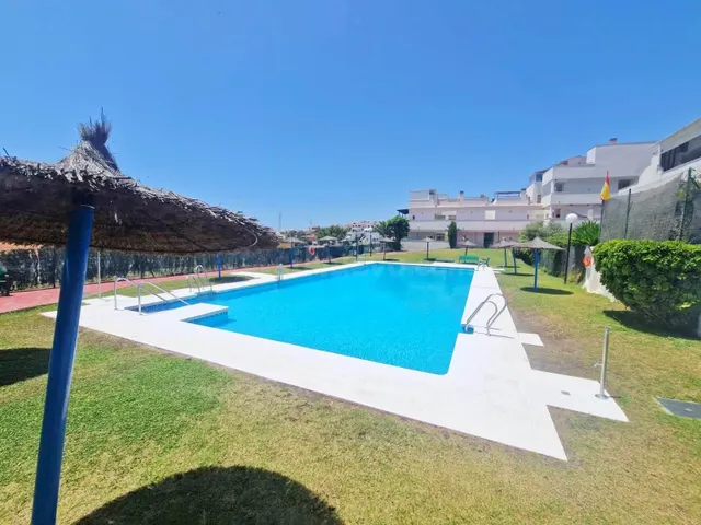 "Ático Dúplex con Solárium Privado y Espectaculares Vistas a