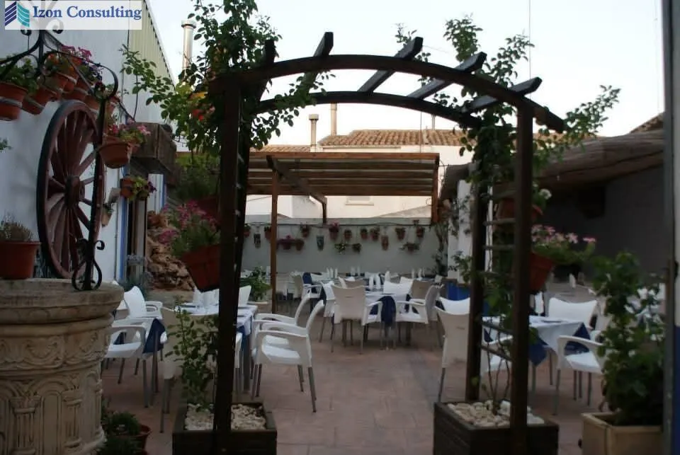 HOSTAL-RESTURANTE EN LA RODA
