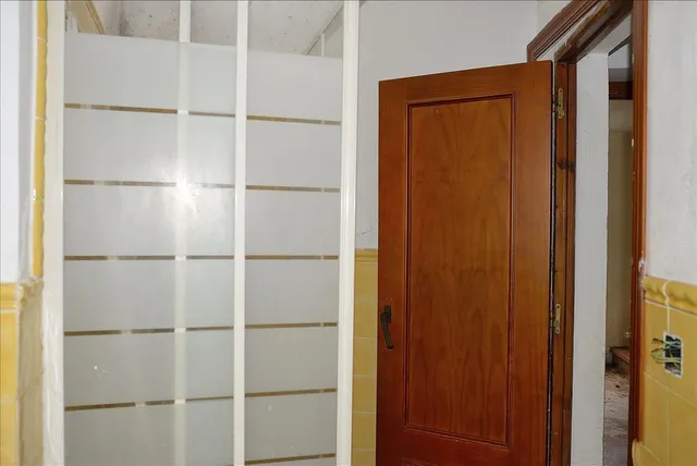 ¡GRAN CASA ADOSADA DE 351 M2 CON ENORME POTENCIAL EN ALGECIRAS! — 18