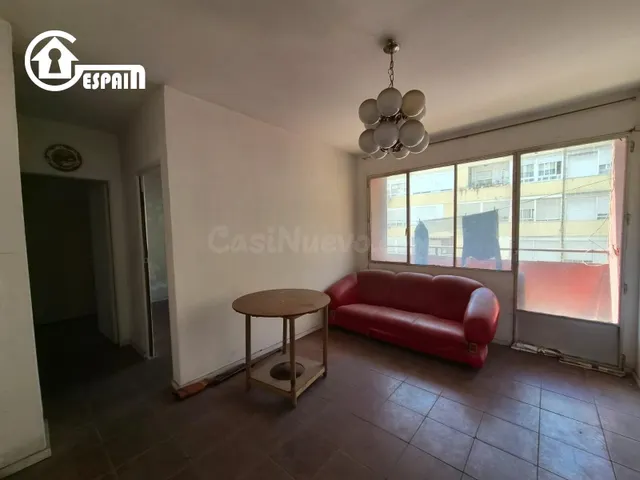 PISO EN VENTA EN PARQUE EUROPA-LAS AGUILAS. — 2